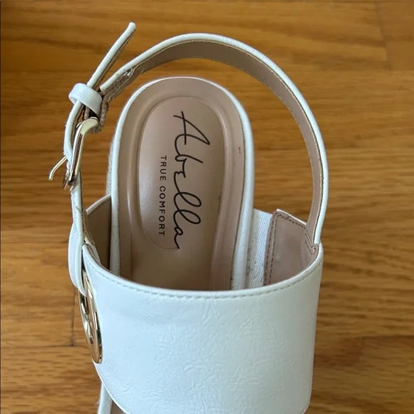 Abella White Leather Wedge Sandals - Picture 4 of 6